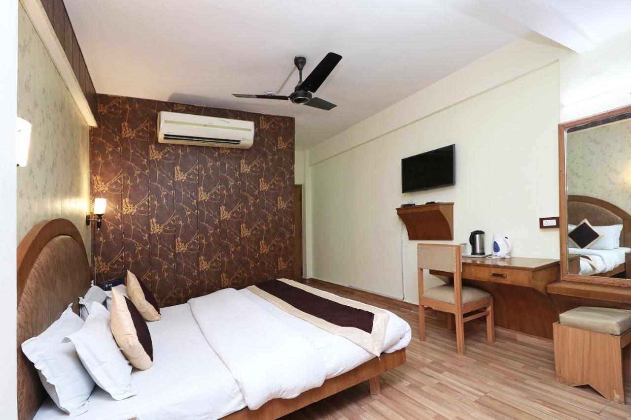 Oyo 1822 Hotel Ambassador Dehradun Exterior photo