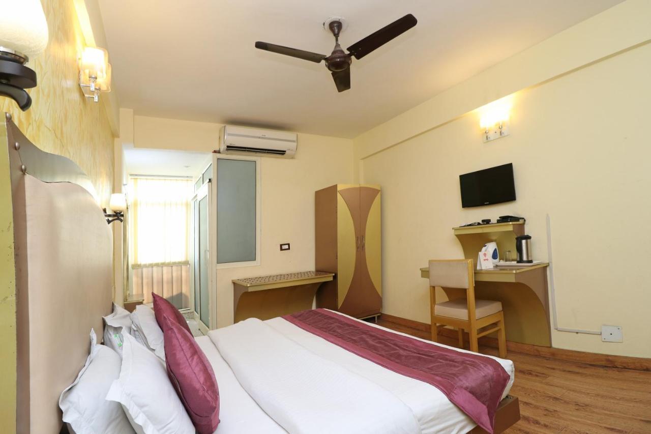 Oyo 1822 Hotel Ambassador Dehradun Exterior photo
