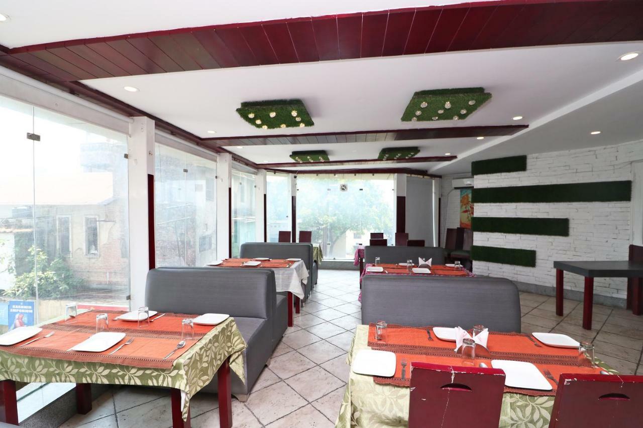 Oyo 1822 Hotel Ambassador Dehradun Exterior photo